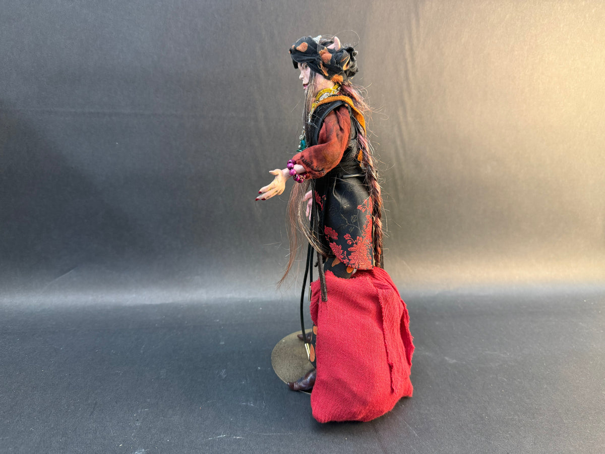 Ronita Yvarra- Cheng Lee, Sorceress Emissary to the Royals